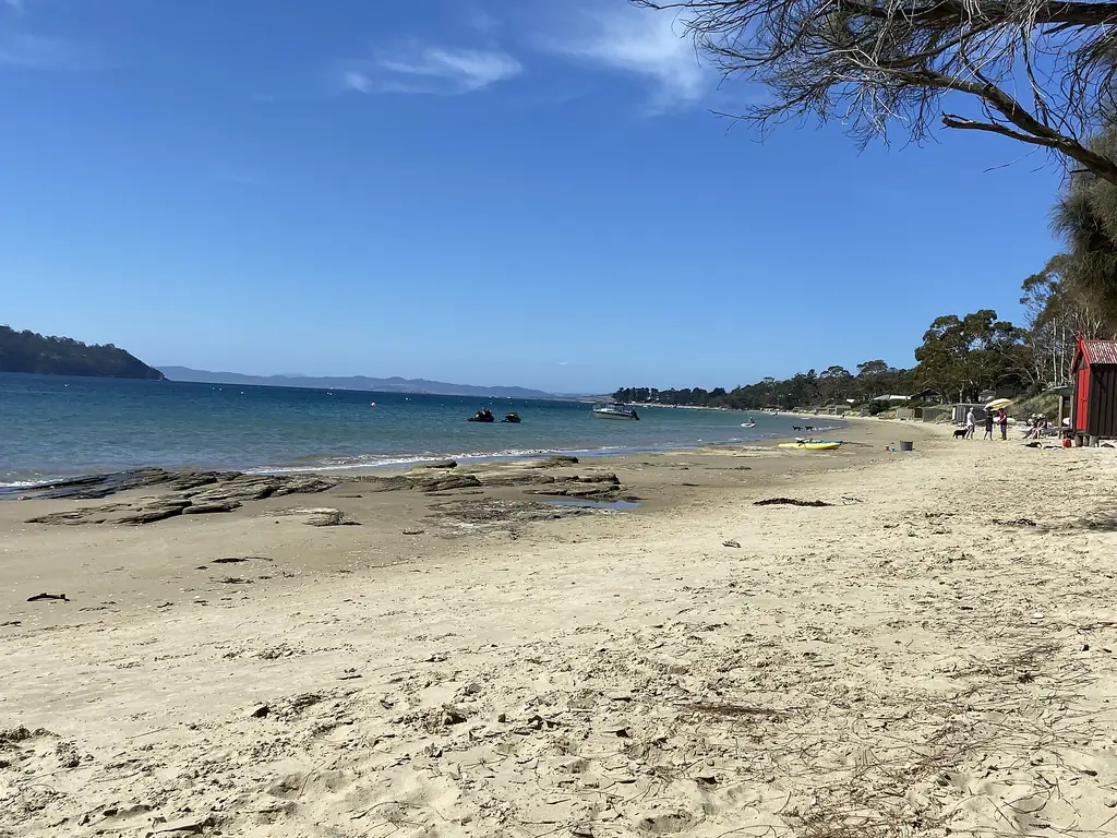 Dennes Point beach at the northern tip of Bruny Island